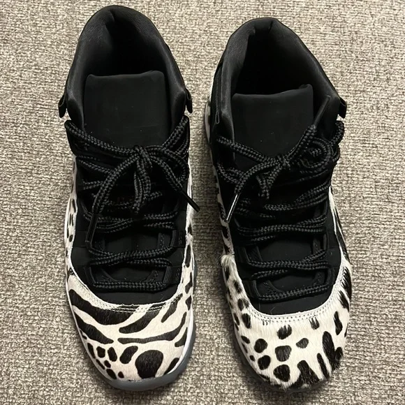 Women’s air jordan 11 animal instinct - Picture 5 of 7